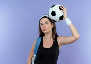 sikap kedua lutut yang benar saat menyundul bola