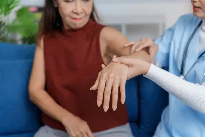 Obat Ampuh Sakit Pergelangan Tangan: Cek Disini!