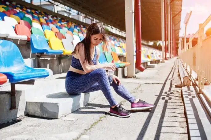 lutut berbunyi di usia muda