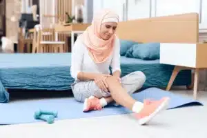 penyebab sakit lutut sebelah kanan