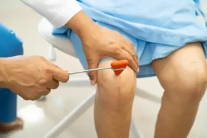 perbedaan arthroscopy dan artroplasti