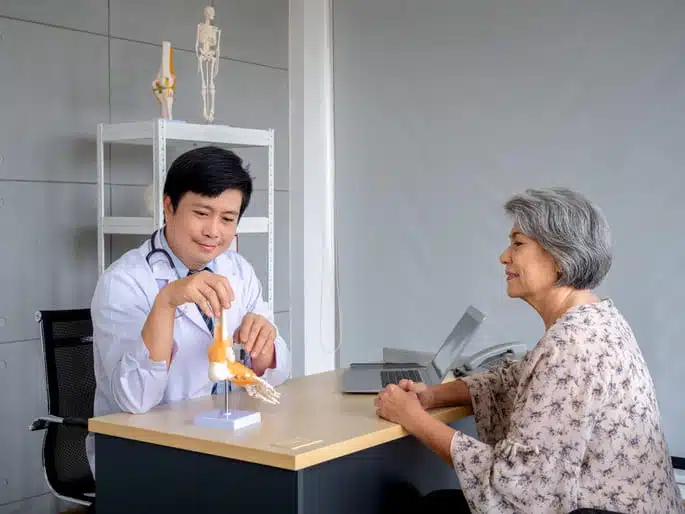 siapa dokter ortopedi terbaik